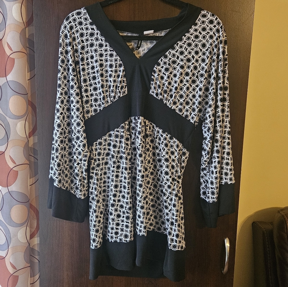 New Directions Monochrome Geometric Patterned Tunic